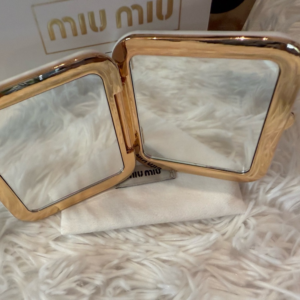NWT Authentic Miu Miu Classic Crisp White Double Sided Dual Compact Mirror - Picture 6 of 7